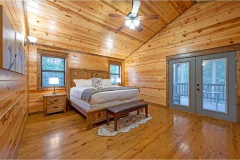 Bedroom - 237 High Peak Trl, Broken Bow, OK 74728 photo 1 of 5