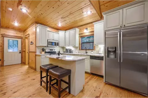 Kitchen - 237 High Peak Trl, Broken Bow, OK 74728 photo 1 of 3