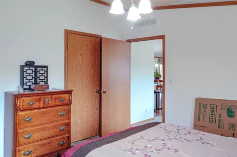 Bedroom - 419231 1139 Rd, Eufaula, OK 74432 photo 3 of 5