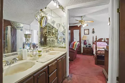 Bath - 3548 E 29th St, Tulsa, OK 74114 photo 1 of 5