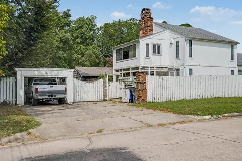 Exterior - 3548 E 29th St, Tulsa, OK 74114 photo 5 of 6