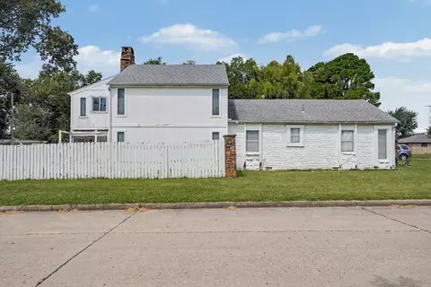 Exterior - 3548 E 29th St, Tulsa, OK 74114 photo 6 of 6