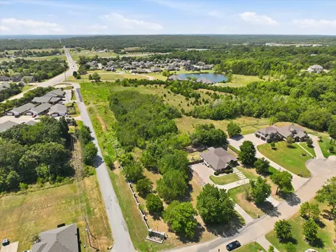 Cobblestone Drive, Ada, OK 74820 photo 5