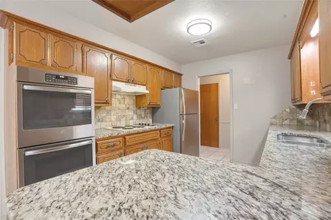 Kitchen - 2516 Timber Ter, Ada, OK 74820 photo 2 of 5