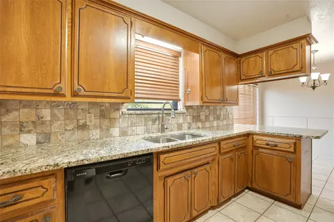Kitchen - 2516 Timber Ter, Ada, OK 74820 photo 5 of 5