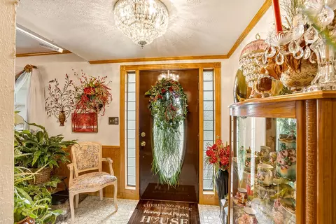 Entry Way - 623 N Main, Ada, OK 74820 photo 1 of 2