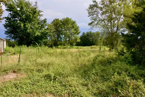 16401 E Hackberry Rd, Henryetta, OK 74437 photo 3
