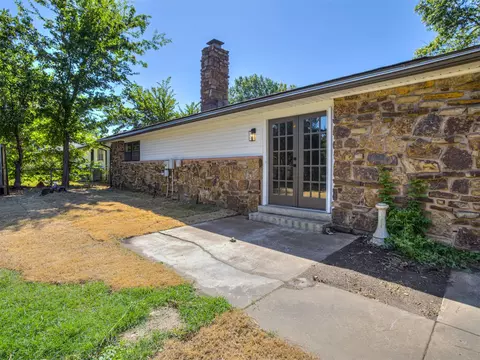 Exterior - 13365 E 32nd Pl, Tulsa, OK 74134 photo 10 of 13