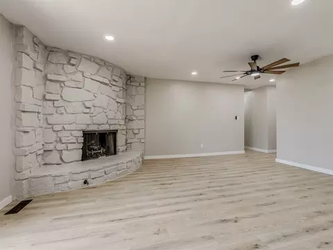 Living - 13365 E 32nd Pl, Tulsa, OK 74134 photo 3 of 6