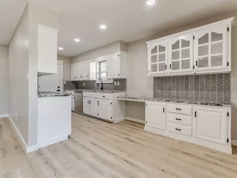 Kitchen - 13365 E 32nd Pl, Tulsa, OK 74134 photo 1 of 5