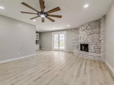 Living - 13365 E 32nd Pl, Tulsa, OK 74134 photo 1 of 6