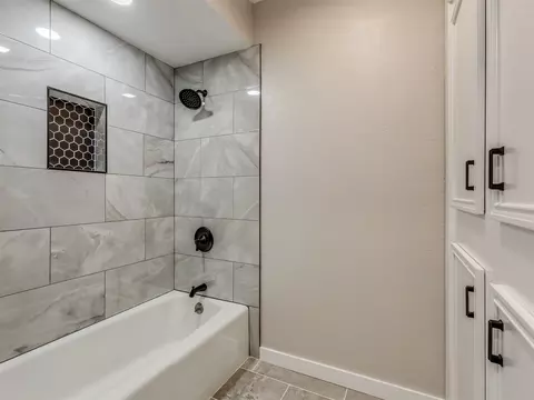Bath - 13365 E 32nd Pl, Tulsa, OK 74134 photo 3 of 3