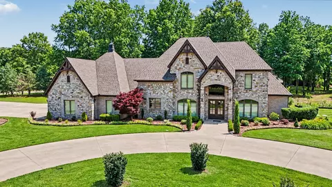 870 Cherry Springs Dr, Tahlequah, OK 74464