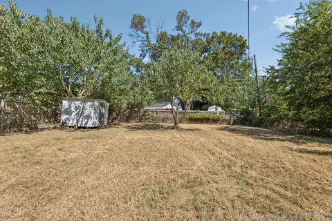 Exterior - 6115 E 4th St, Tulsa, OK 74112 photo 4 of 6