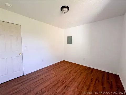 422 E 24th St, Okmulgee, OK 74447 photo 10