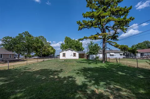 Exterior - 507 N 2nd, Davis, OK 73030 photo 5 of 6