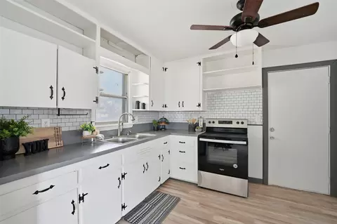 Kitchen - 507 N 2nd, Davis, OK 73030 photo 1 of 2