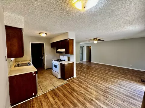 Living - 11552 E 27th Ct, Tulsa, OK 74129 photo 4 of 4