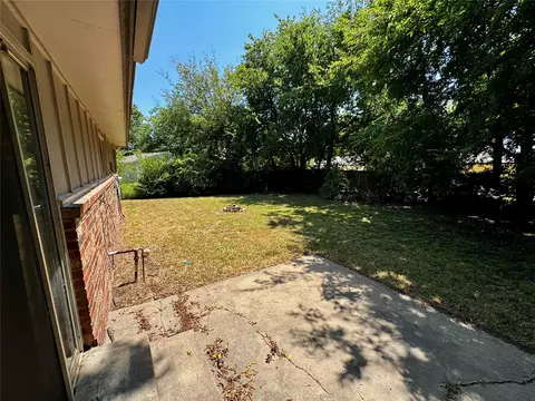 Exterior - 11552 E 27th Ct, Tulsa, OK 74129 photo 5 of 9