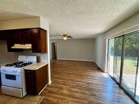 Living - 11552 E 27th Ct, Tulsa, OK 74129 photo 3 of 4