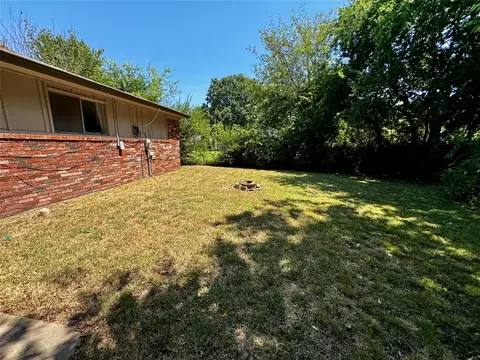 Exterior - 11552 E 27th Ct, Tulsa, OK 74129 photo 6 of 9
