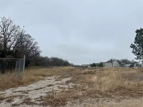 55 Shadow, Ardmore, OK 73401 photo 2