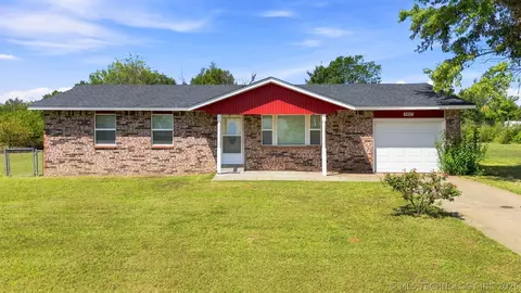 1227 N Sapulpa Rd, Beggs, OK 74421
