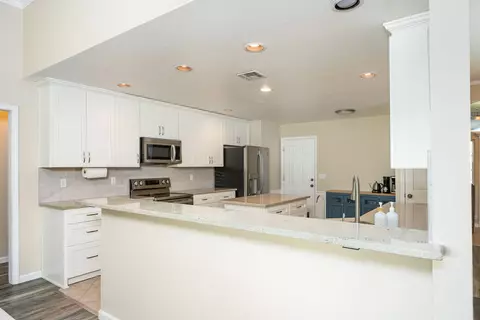 Kitchen - 19610 E 49th Pl S, Broken Arrow, OK 74014 photo 1 of 7