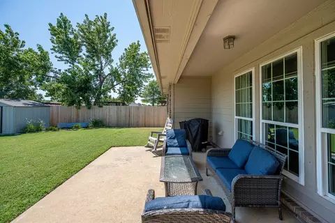 Exterior - 19610 E 49th Pl S, Broken Arrow, OK 74014 photo 4 of 8