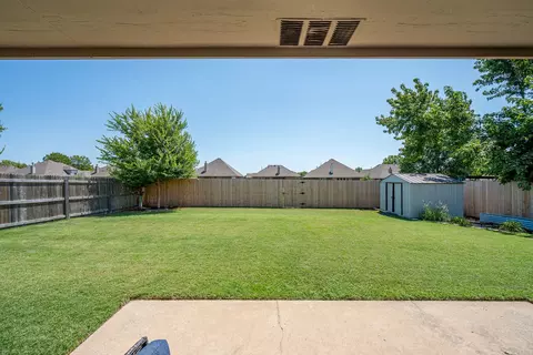 Exterior - 19610 E 49th Pl S, Broken Arrow, OK 74014 photo 5 of 8