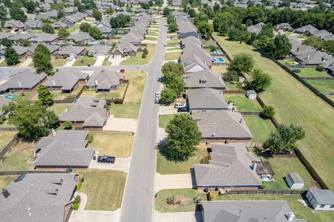 View/Area - 19610 E 49th Pl S, Broken Arrow, OK 74014 photo 5 of 7