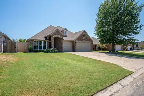 Exterior - 19610 E 49th Pl S, Broken Arrow, OK 74014 photo 2 of 8