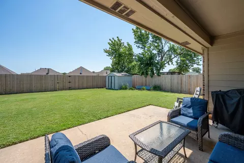 Exterior - 19610 E 49th Pl S, Broken Arrow, OK 74014 photo 3 of 8