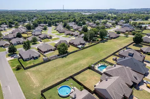 View/Area - 19610 E 49th Pl S, Broken Arrow, OK 74014 photo 6 of 7