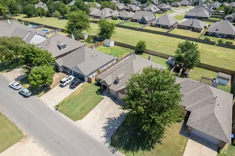 View/Area - 19610 E 49th Pl S, Broken Arrow, OK 74014 photo 3 of 7