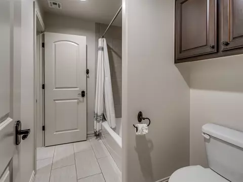 Bath - 5902 E 110th Pl, Tulsa, OK 74137 photo 11 of 16