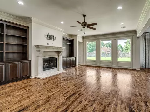 Living - 5902 E 110th Pl, Tulsa, OK 74137 photo 5 of 7