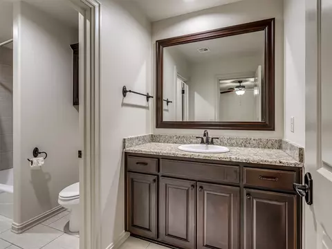 Bath - 5902 E 110th Pl, Tulsa, OK 74137 photo 10 of 16