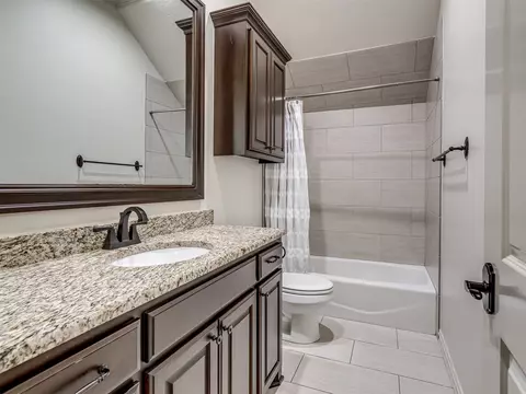 Bath - 5902 E 110th Pl, Tulsa, OK 74137 photo 9 of 16