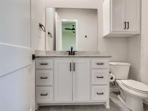 Bath - 3211 E 169th St S, Bixby, OK 74008 photo 12 of 17