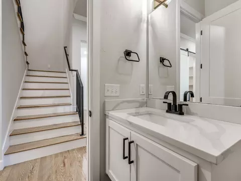 Bath - 3211 E 169th St S, Bixby, OK 74008 photo 11 of 17