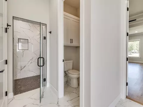 Bath - 3211 E 169th St S, Bixby, OK 74008 photo 3 of 17