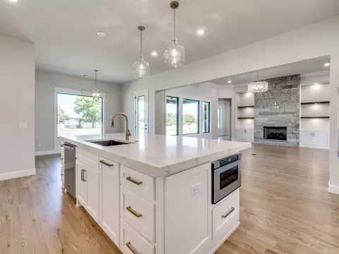 Kitchen - 3211 E 169th St S, Bixby, OK 74008 photo 6 of 10
