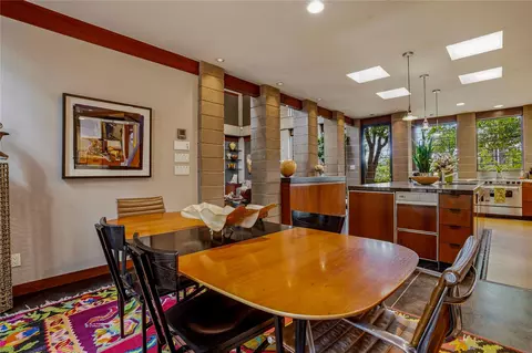 Dining - 2624 E 33rd St, Tulsa, OK 74105 photo 3 of 3