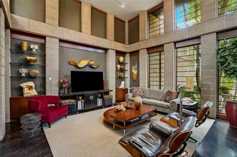 Living - 2624 E 33rd St, Tulsa, OK 74105 photo 4 of 7