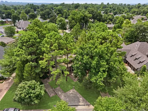 View/Area - 2624 E 33rd St, Tulsa, OK 74105 photo 1 of 2