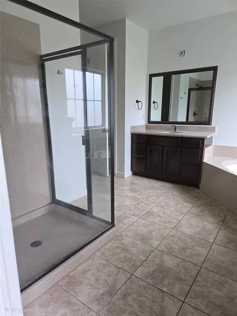 Bath - 18623 E 43rd St, Tulsa, OK 74134 photo 2 of 3