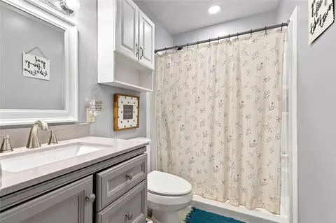 Bath - 19 S Whitaker St, Pryor, OK 74361 photo 1 of 1