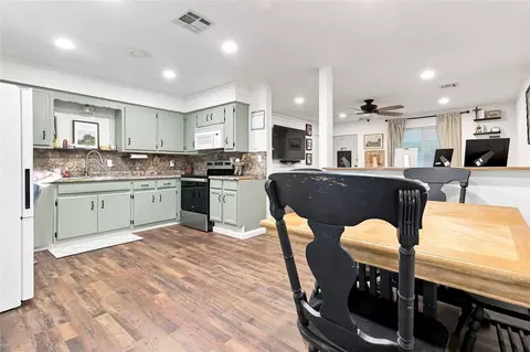 Kitchen - 19 S Whitaker St, Pryor, OK 74361 photo 1 of 4