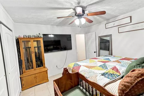 Bedroom - 19 S Whitaker St, Pryor, OK 74361 photo 5 of 6